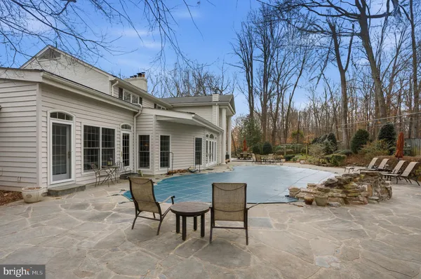 $2,295,000 | 304 Chesapeake Drive, Great Falls, VA 22066