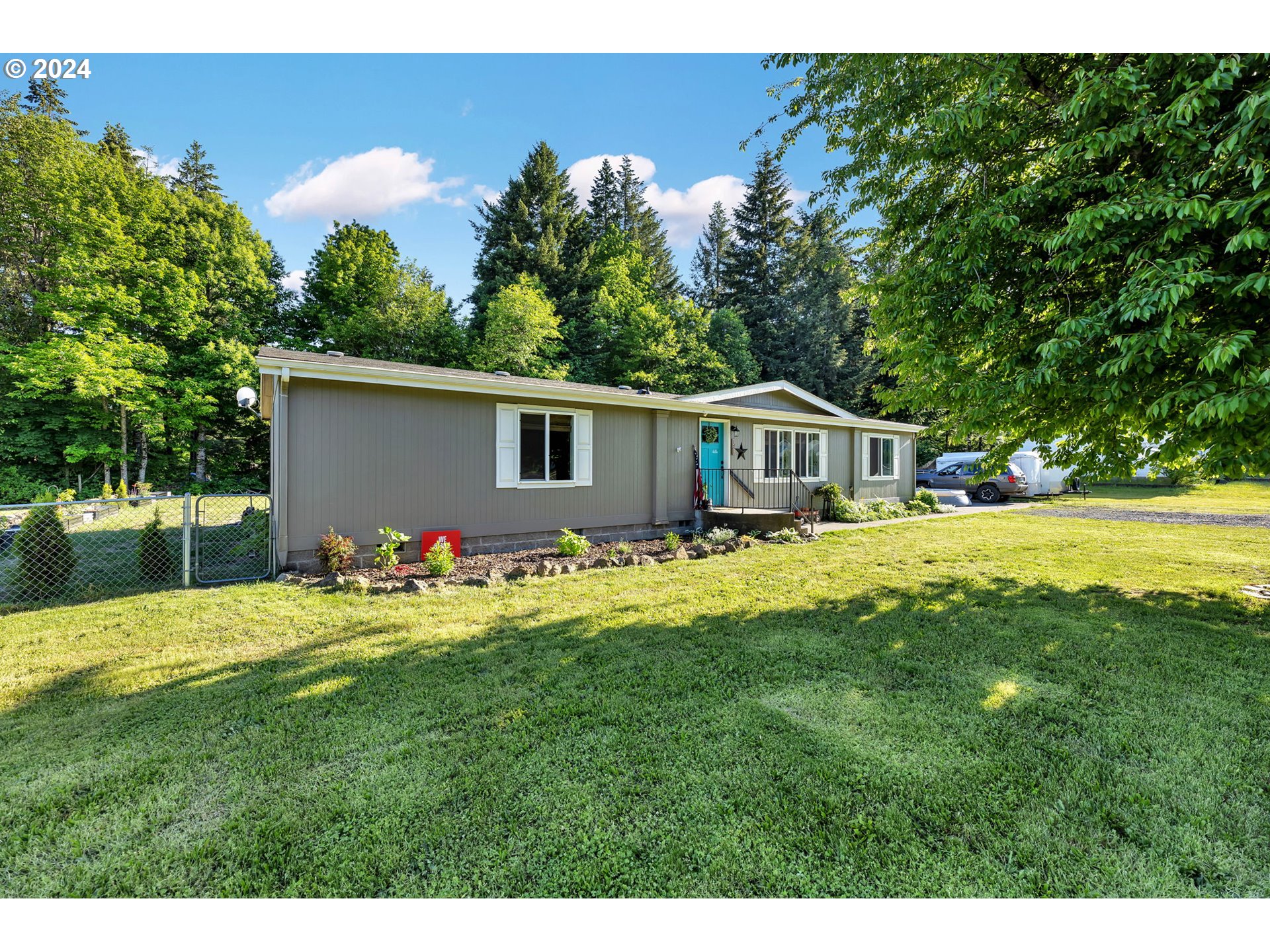 121 Vada Road Carson, WA 98610 - Photo 2 of 39 Gallery Image 2