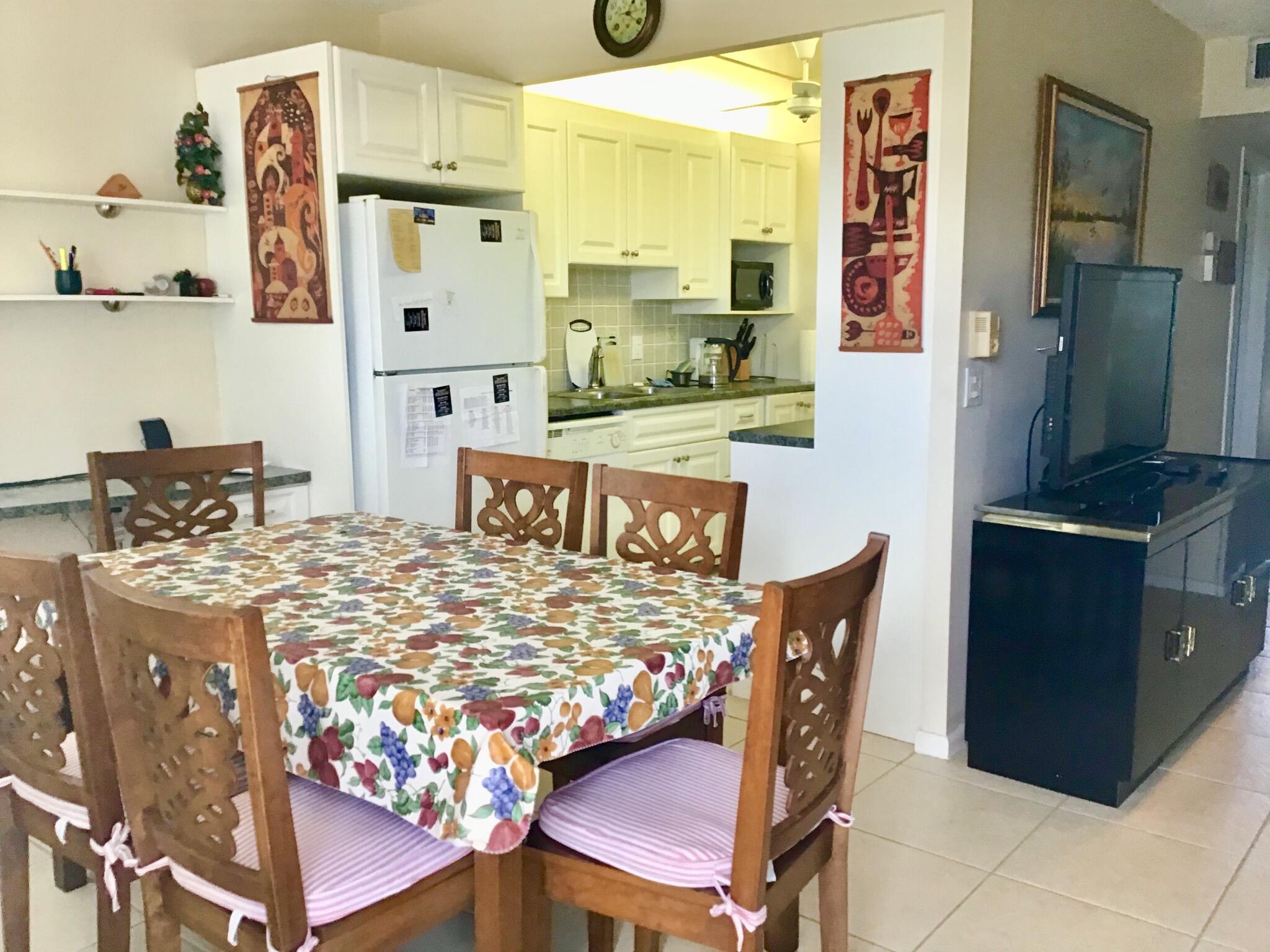 4004 Exeter Boca Raton, FL 33434 - Photo 11 of 30 31510A4C-0E2D-4E2B-AC9C-8541F744D23F (1)