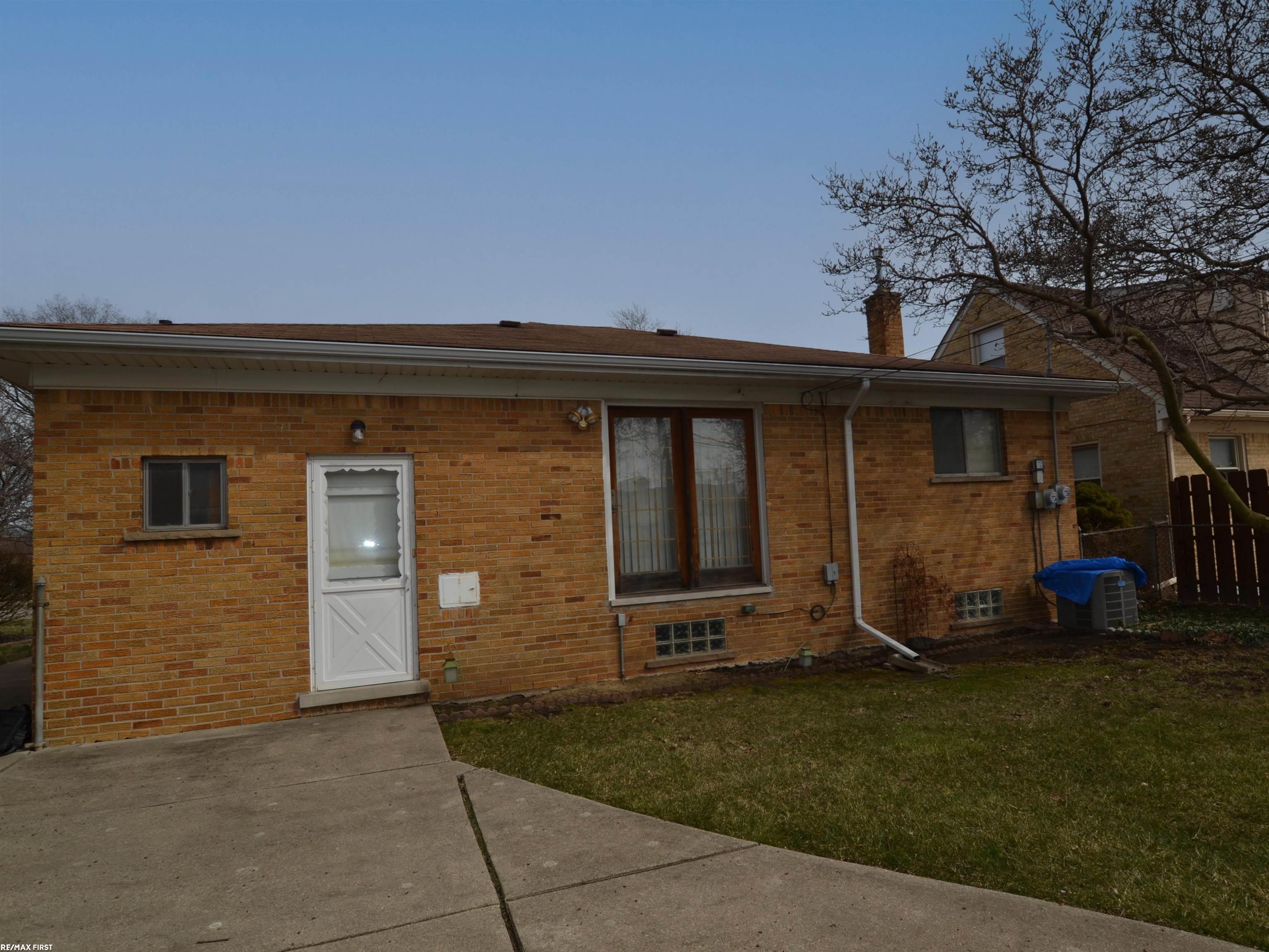 31043 Kelly Road Fraser, MI 48026 - Photo 25 of 26