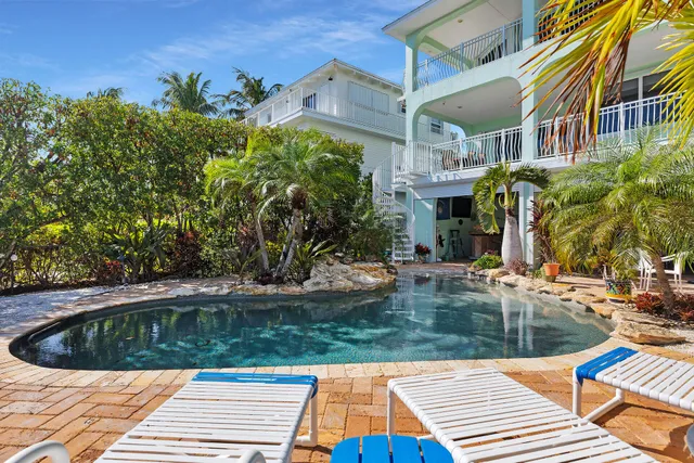 $2,975,000 | 159 Atlantic Cir Drive, Tavernier, FL 33070