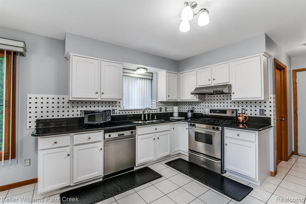 964 Norcross Drive Rochester Hills, MI 48307 - Photo 14 of 31