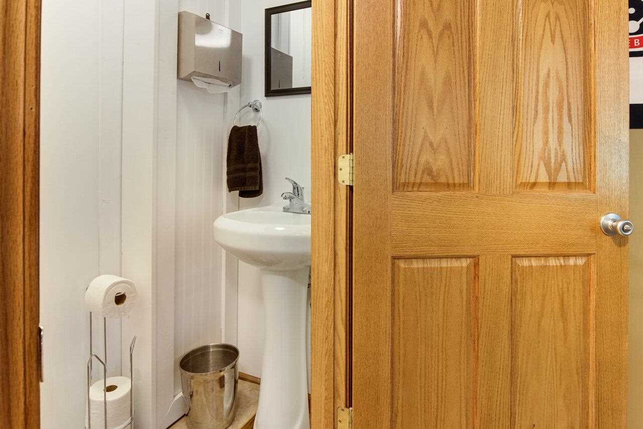 4215 Summerhill Road Traverse City, MI 49684 - Photo 39 of 47 1888593-38.JPG
