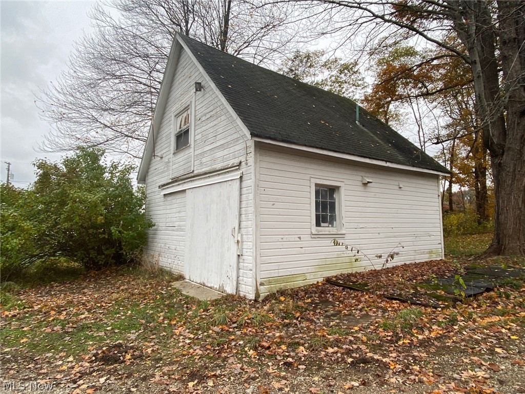 9989 Old State Road Chardon, OH 44024 - Photo 3 of 6
