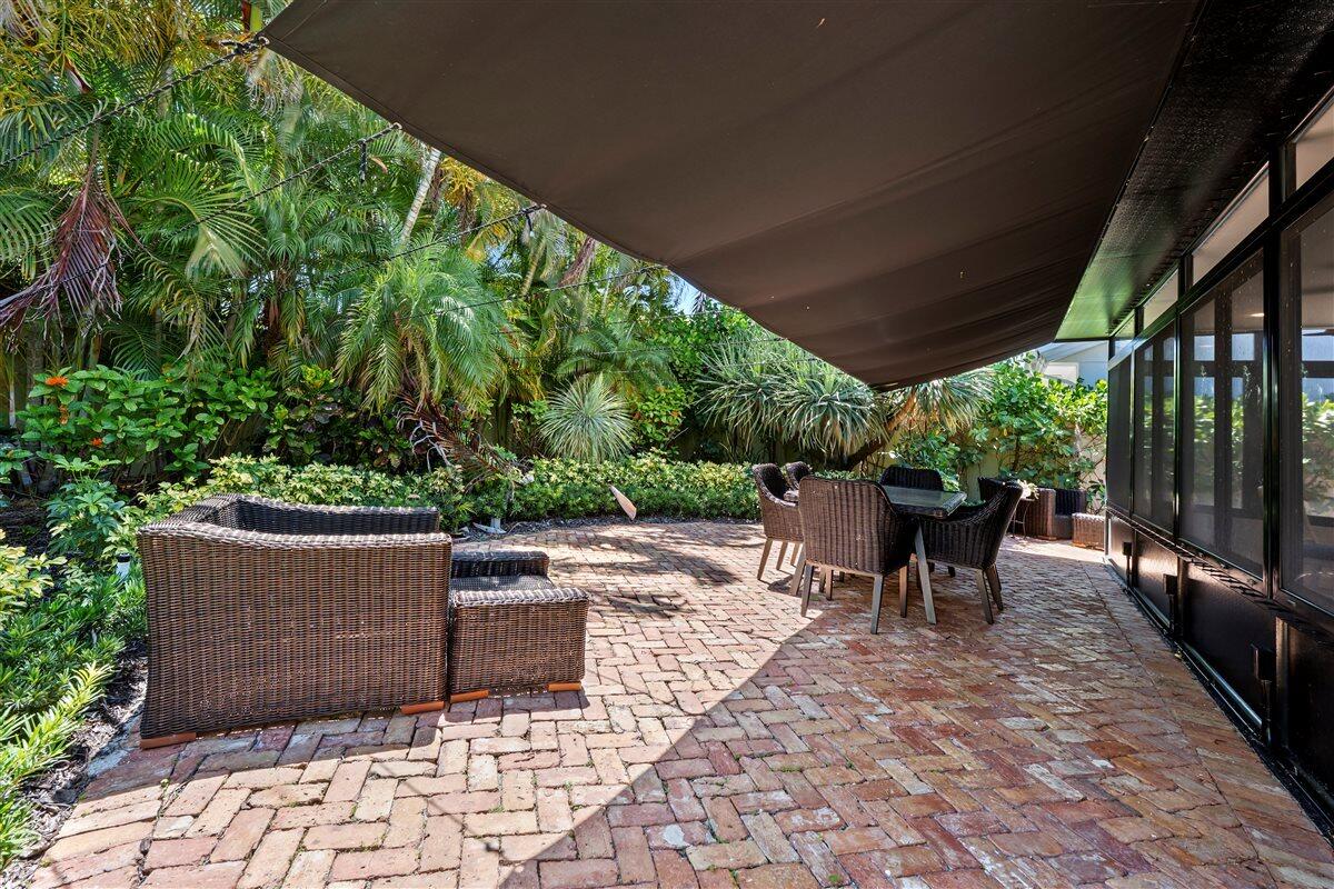 109 Seashore Drive Jupiter, FL 33477 - Photo 34 of 46 Outdoor Dining