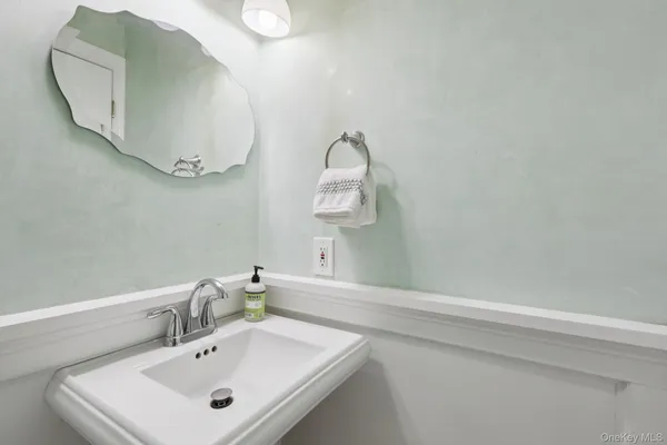 $574,900 | 26 Village Green, Unit 26, Bardonia, NY 10954