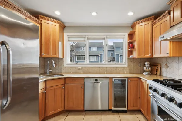 $574,900 | 26 Village Green, Unit 26, Bardonia, NY 10954
