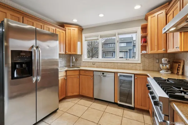 $574,900 | 26 Village Green, Unit 26, Bardonia, NY 10954