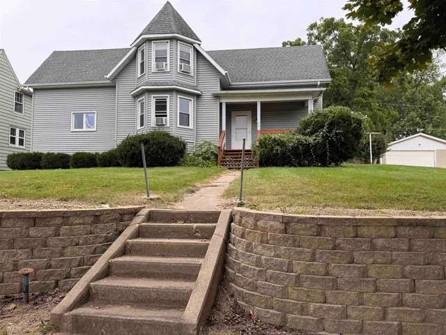 $234,900 | 409 South Monroe Street, Monticello, WI 53570