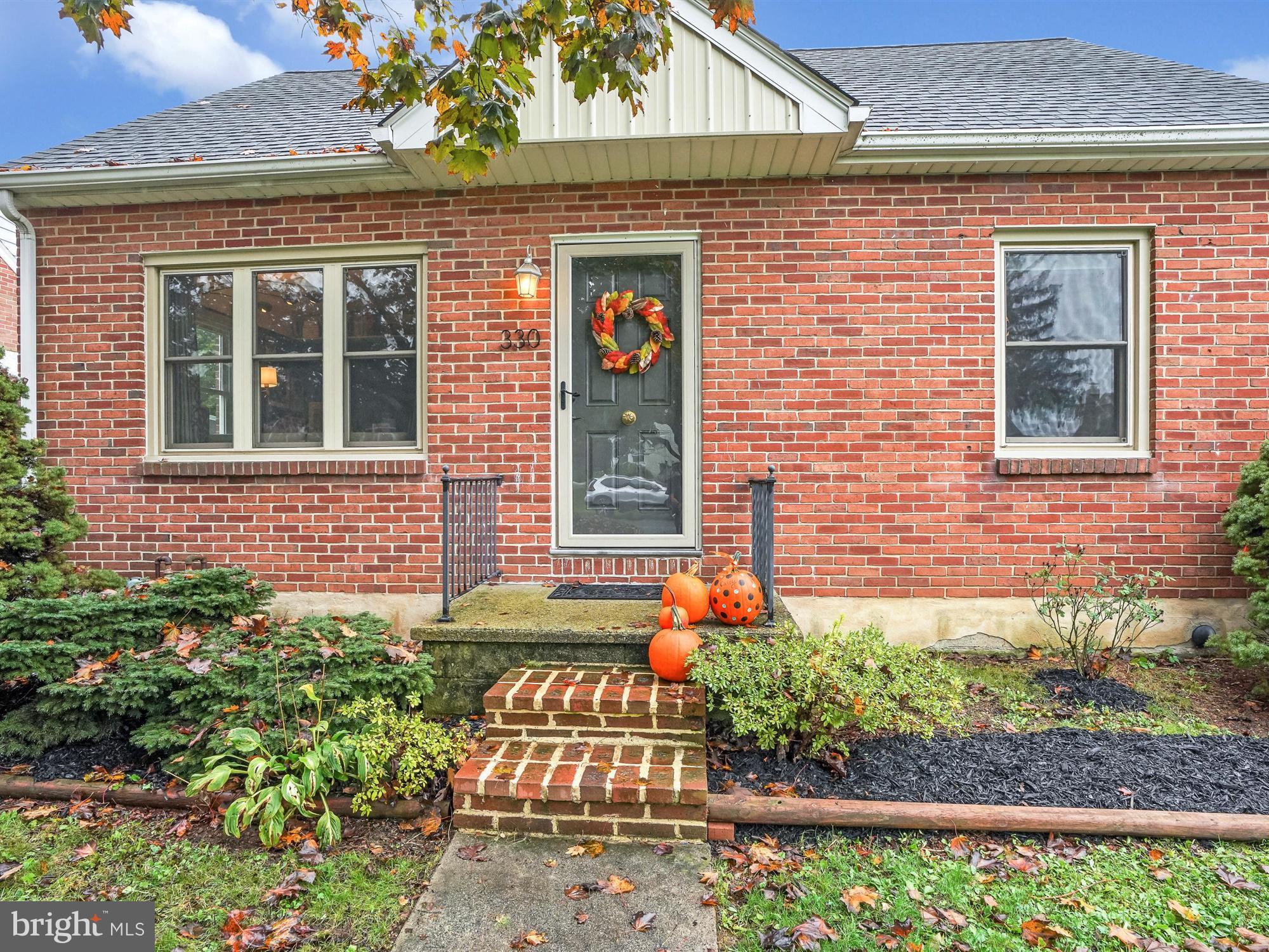 330 Greystone Road York, PA 17402 - Photo 3 of 26 Gallery Image 3