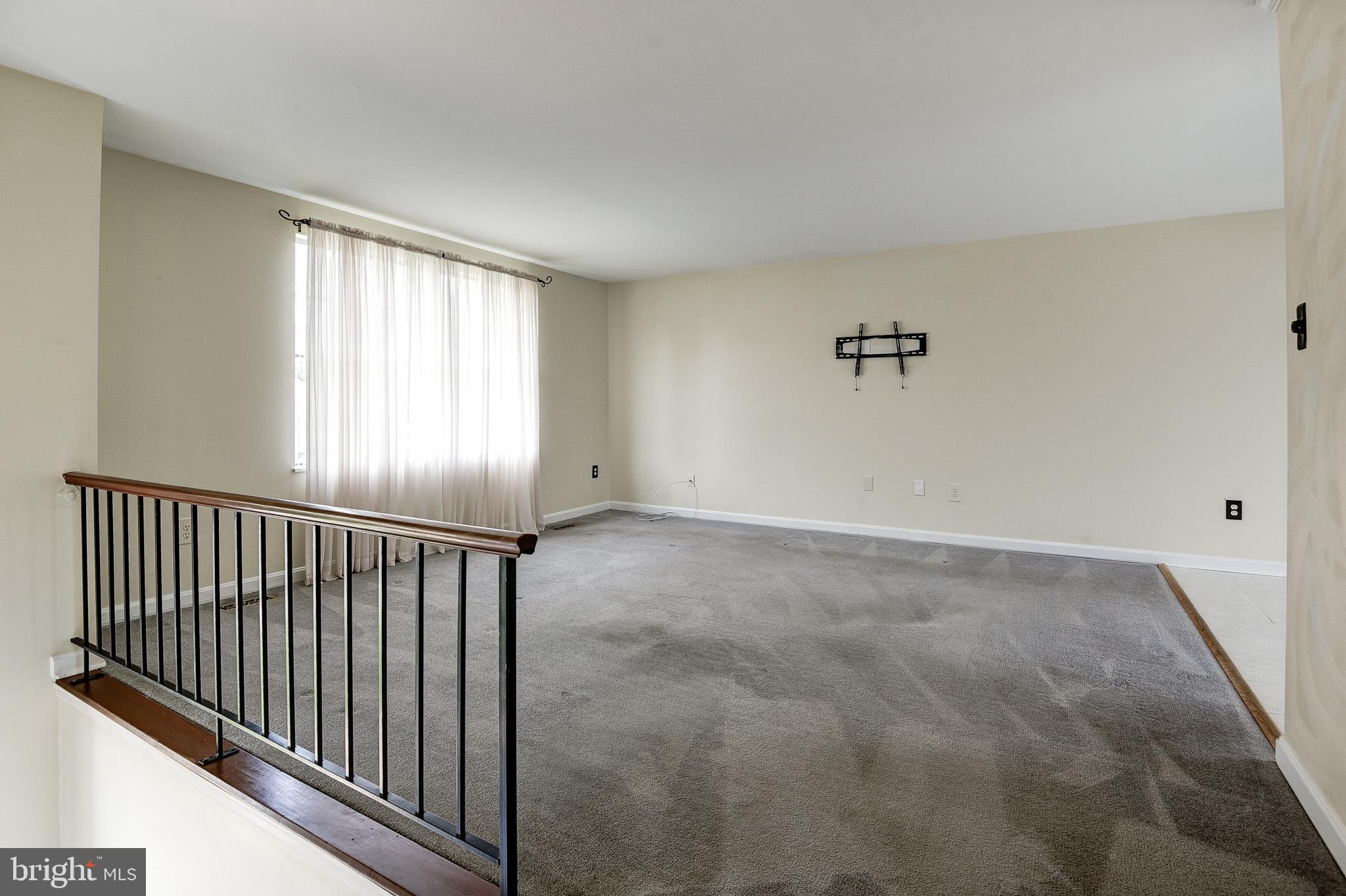 110 North Garfield Road Sterling, VA 20164 - Photo 4 of 30 Gallery Image 4