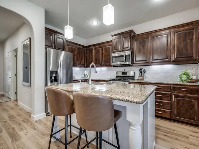 $425,000 | 200 Oakmont Drive, Argyle, TX 76226