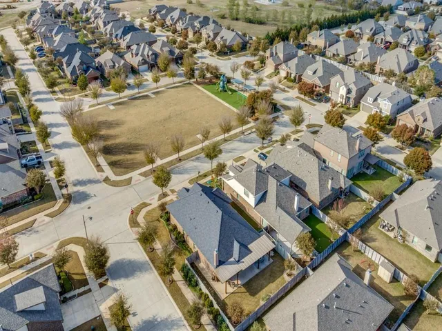 $425,000 | 200 Oakmont Drive, Argyle, TX 76226