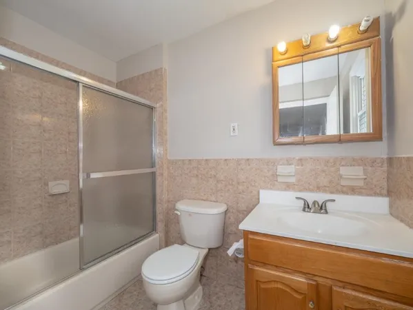 $2,800 | 355 West Side Avenue, Unit 2, Jersey City, NJ 07305