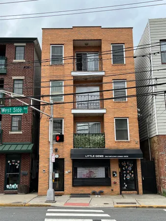 $2,800 | 355 West Side Avenue, Unit 2, Jersey City, NJ 07305