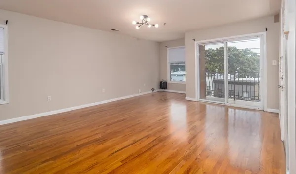 $2,800 | 355 West Side Avenue, Unit 2, Jersey City, NJ 07305