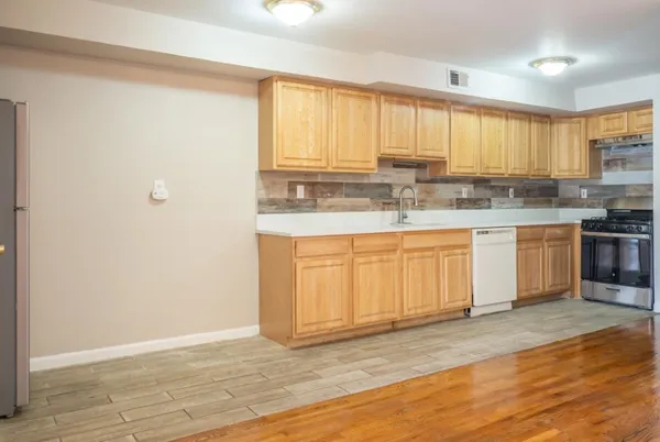 $2,800 | 355 West Side Avenue, Unit 2, Jersey City, NJ 07305