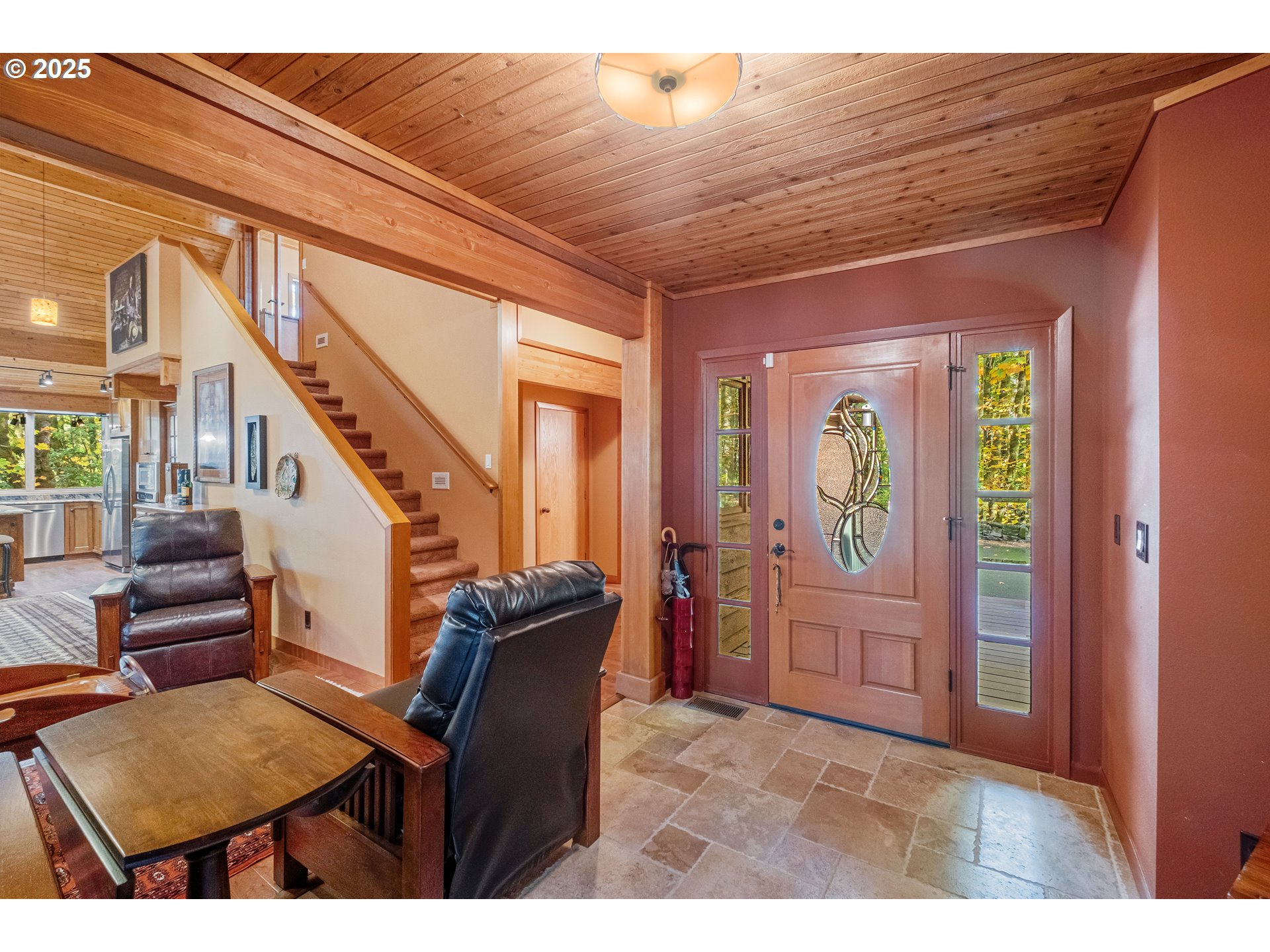 6894 Prospect Ridge Road South Salem, OR 97306 - Photo 24 of 48 a view of an entryway with furniture