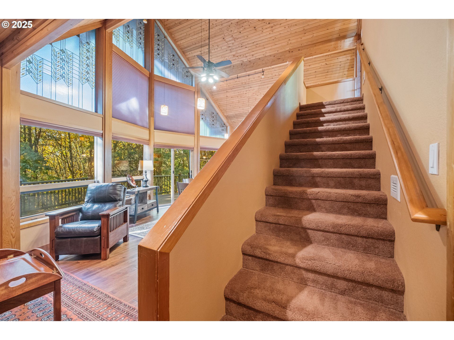 6894 Prospect Ridge Road South Salem, OR 97306 - Photo 28 of 48 a view of entryway and hall with wooden floor