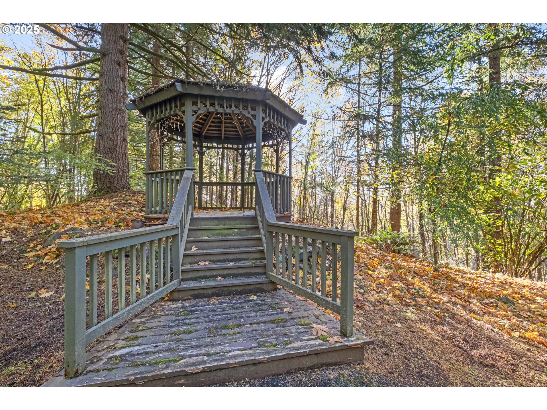 6894 Prospect Ridge Road South Salem, OR 97306 - Photo 42 of 48 a view of stairs and deck