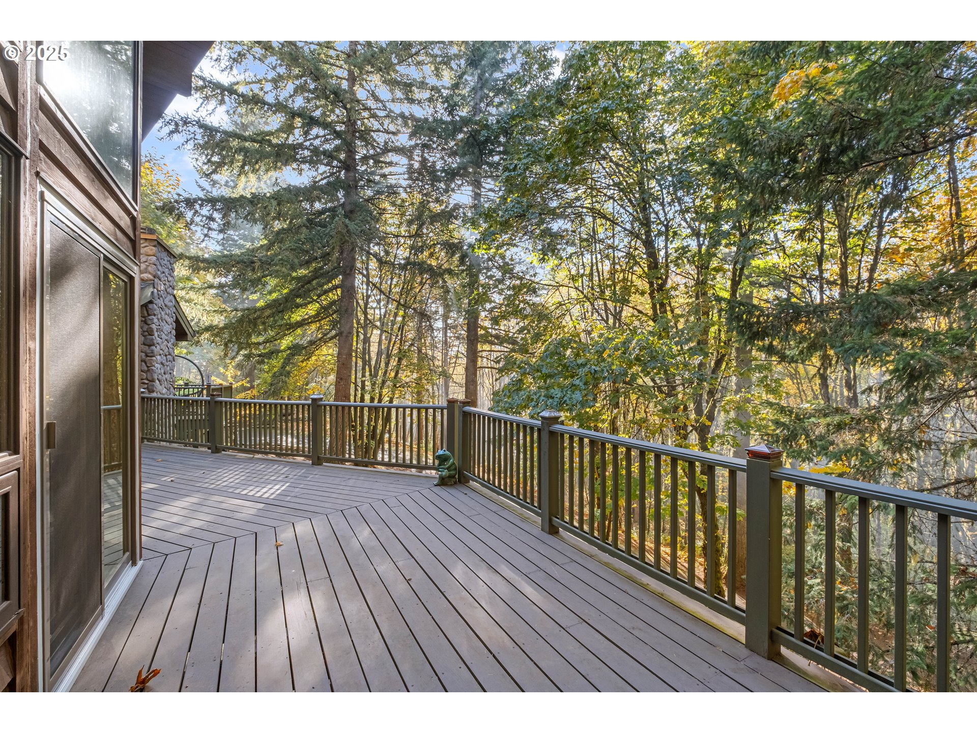 6894 Prospect Ridge Road South Salem, OR 97306 - Photo 8 of 48 a view of balcony with wooden floor