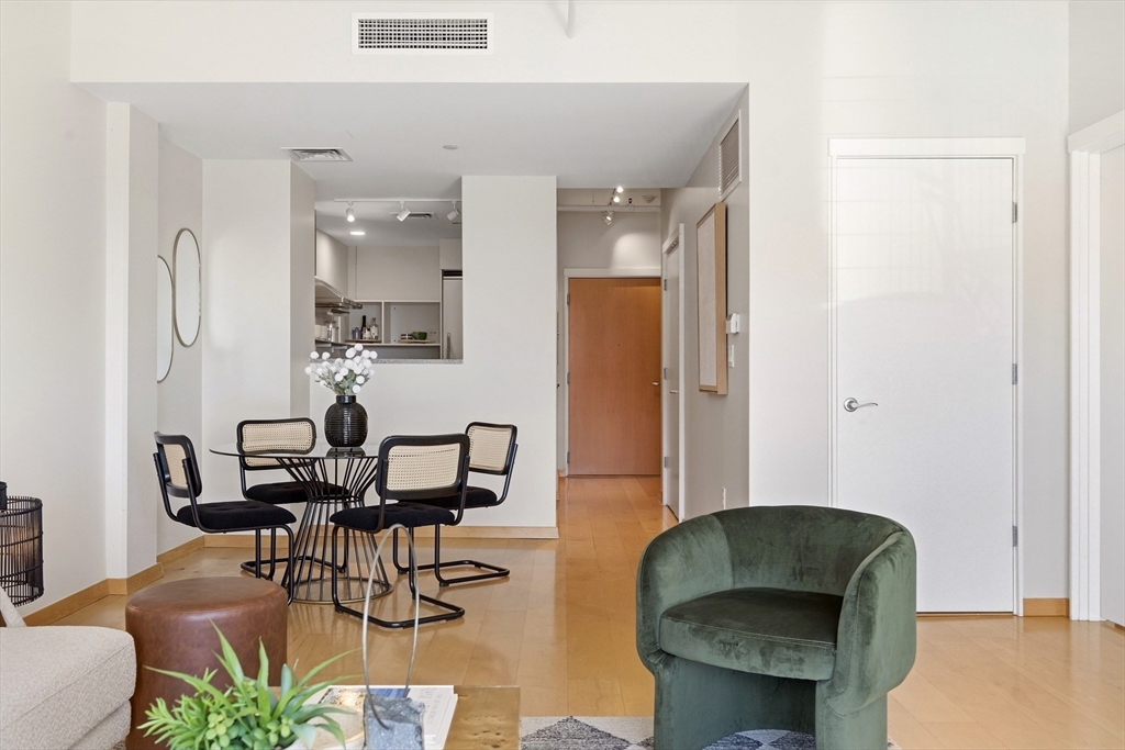25 Channel Center Street, Unit 1107 Boston, MA 02210 - Photo 11 of 36