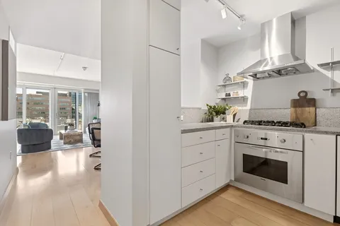 $959,000 | 25 Channel Center Street, Unit 1107, Boston, MA 02210