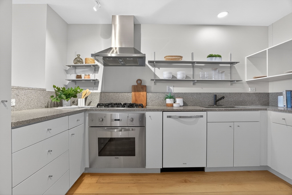 25 Channel Center Street, Unit 1107 Boston, MA 02210 - Photo 14 of 36