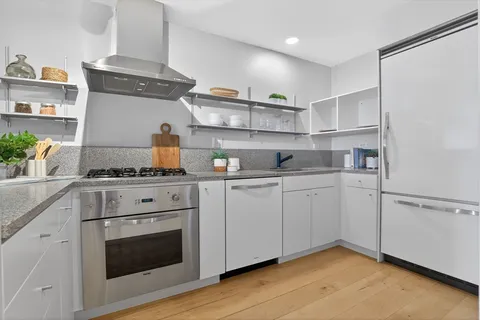$959,000 | 25 Channel Center Street, Unit 1107, Boston, MA 02210