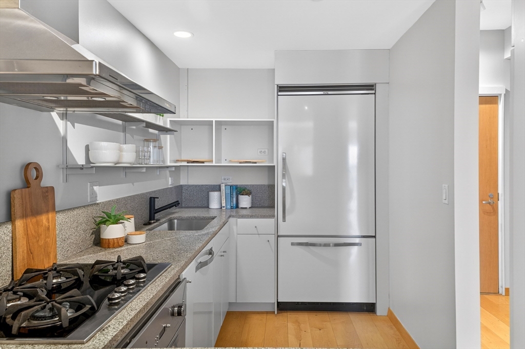 25 Channel Center Street, Unit 1107 Boston, MA 02210 - Photo 16 of 36