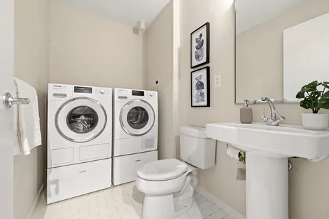 $959,000 | 25 Channel Center Street, Unit 1107, Boston, MA 02210