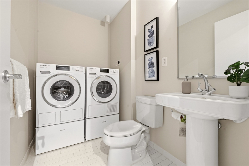 25 Channel Center Street, Unit 1107 Boston, MA 02210 - Photo 23 of 36