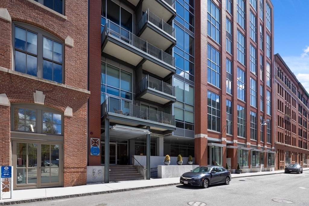 25 Channel Center Street, Unit 1107 Boston, MA 02210 - Photo 31 of 36