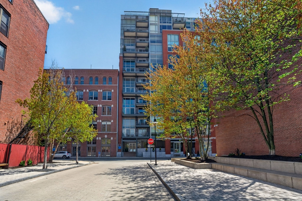 25 Channel Center Street, Unit 1107 Boston, MA 02210 - Photo 32 of 36
