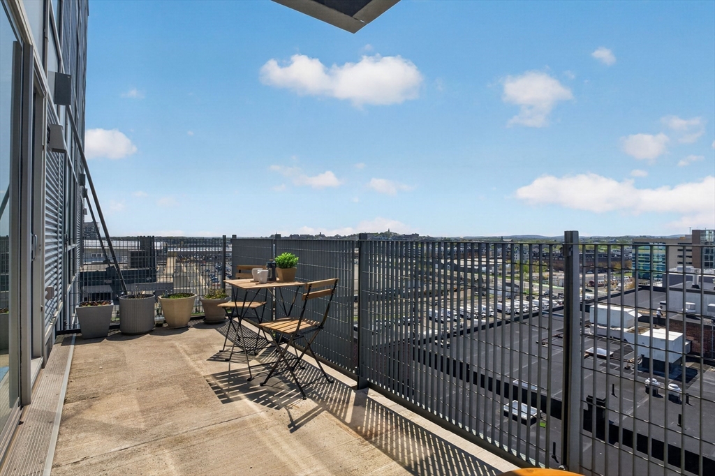 25 Channel Center Street, Unit 1107 Boston, MA 02210 - Photo 5 of 36