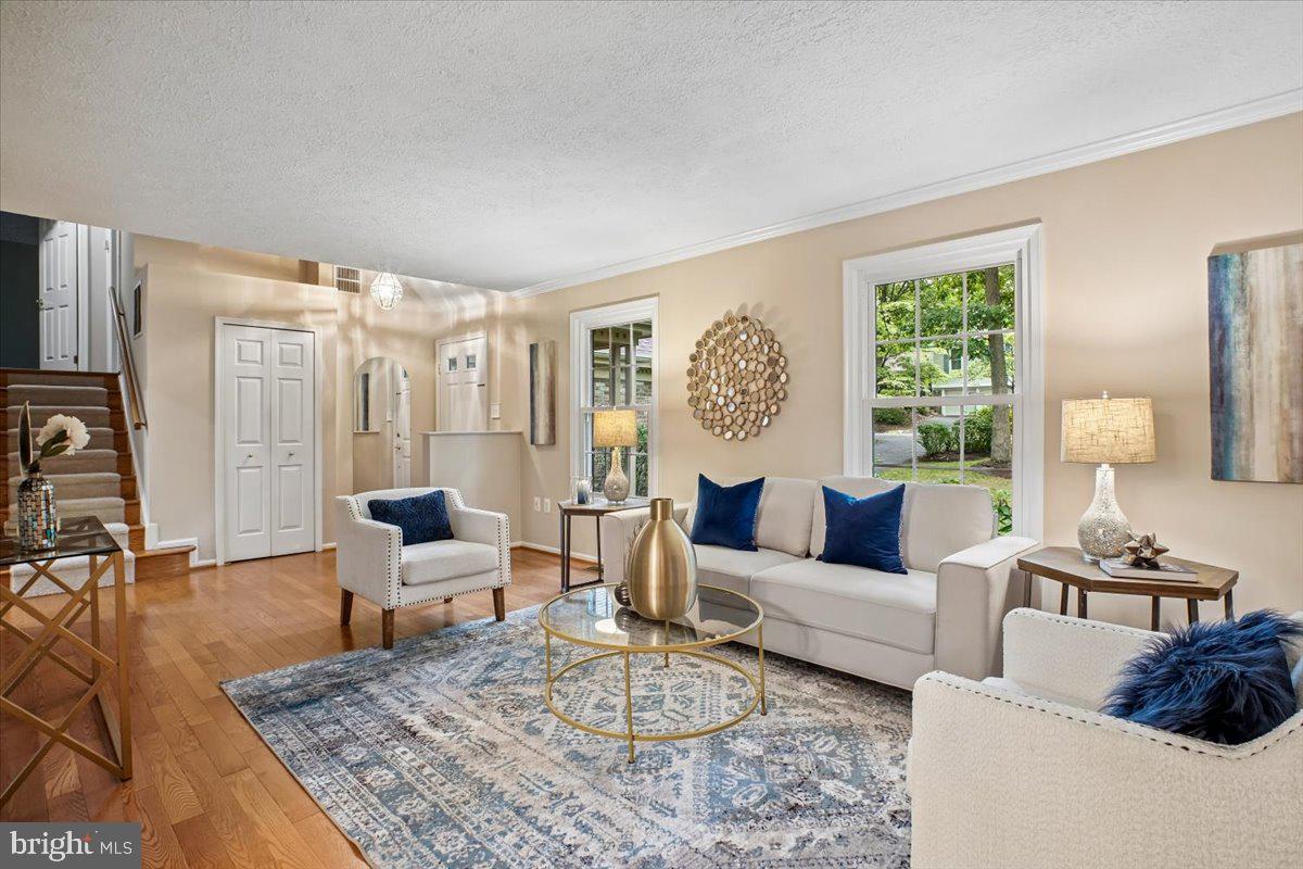1877 Post Oak Trail Reston, VA 20191 - Photo 5 of 52
