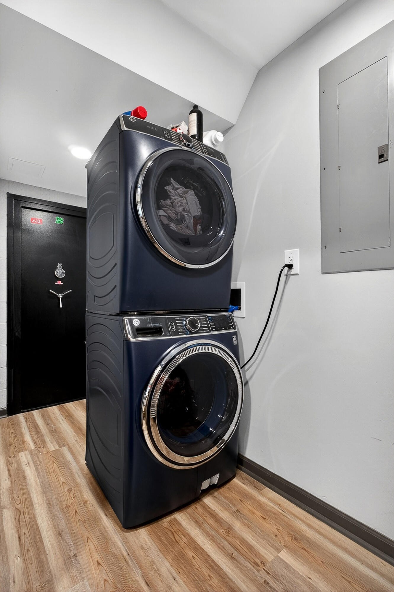 9388 Harrison Ferry Road McMinnville, TN 37110 - Photo 22 of 41 a view of a hallway with washer and dryer