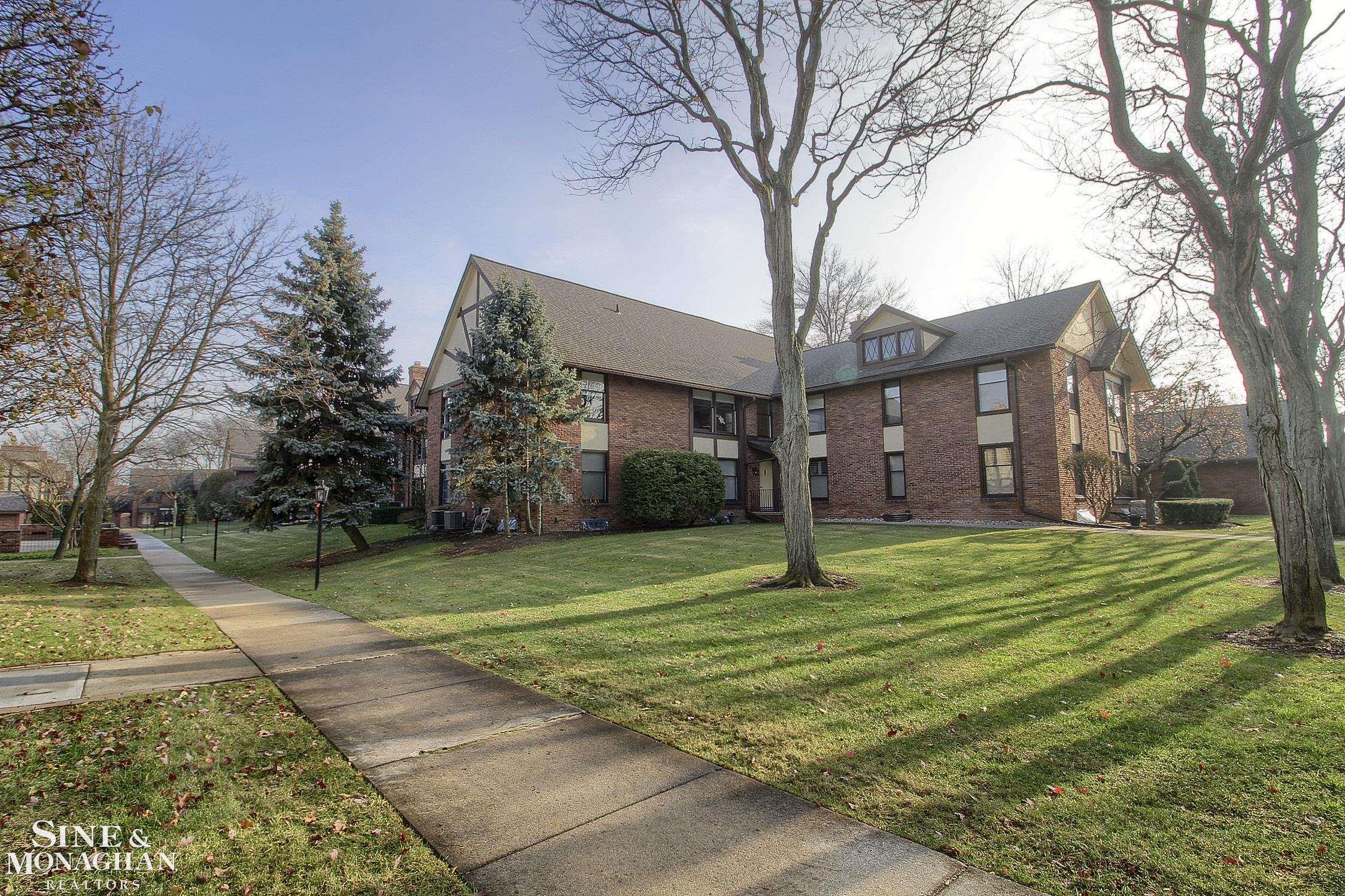 1750 Vernier Road, Unit 22 Grosse Pointe Woods, MI 48236 - Photo 10 of 12