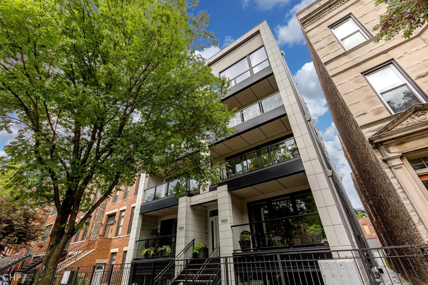 a view of a pathway along a building