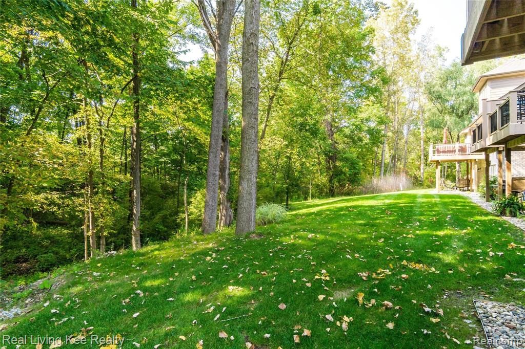 4246 Oak Arbor Drive Rochester, MI 48306 - Photo 11 of 64