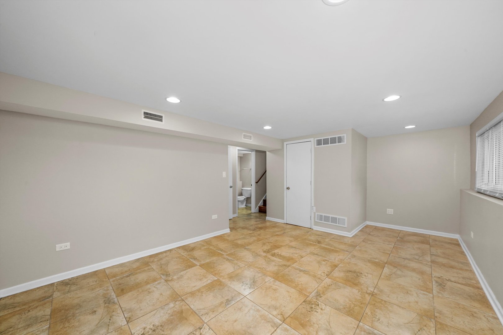 300 Hadleigh Road Bolingbrook, IL 60440 - Photo 27 of 45 a view of an empty room