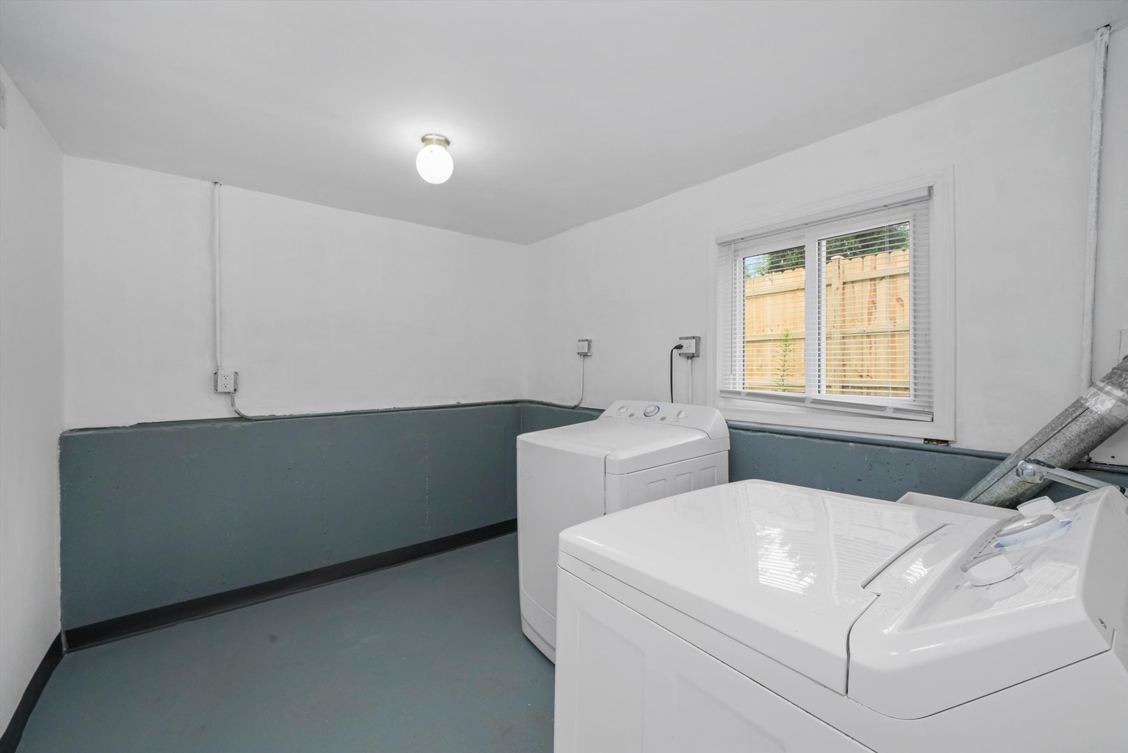 300 Hadleigh Road Bolingbrook, IL 60440 - Photo 31 of 45 a utility room with dryer and washer