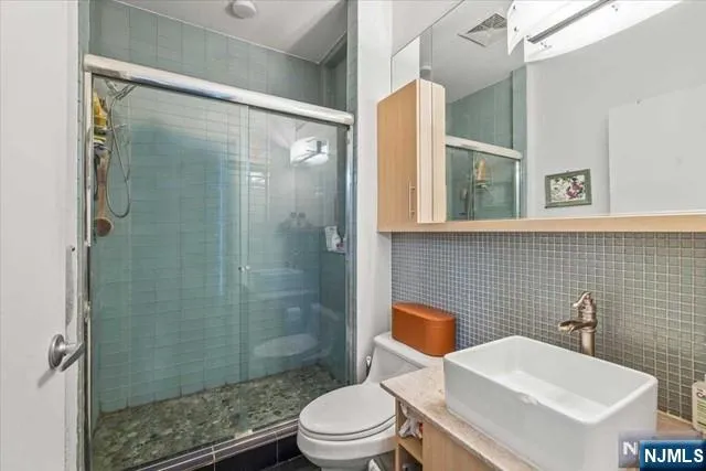 $2,900 | 310 Cliff Lane, Unit 1H, Cliffside Park, NJ 07010