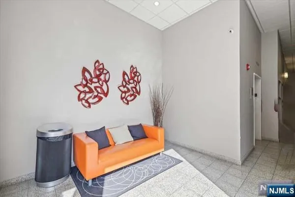 $2,900 | 310 Cliff Lane, Unit 1H, Cliffside Park, NJ 07010