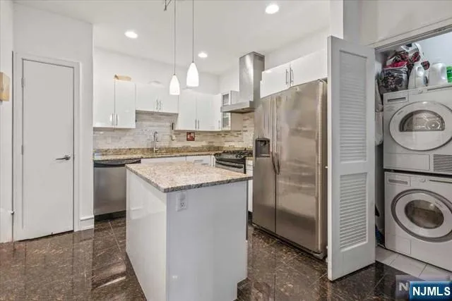 $2,900 | 310 Cliff Lane, Unit 1H, Cliffside Park, NJ 07010