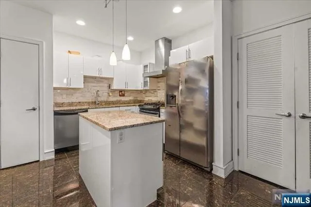 $2,900 | 310 Cliff Lane, Unit 1H, Cliffside Park, NJ 07010