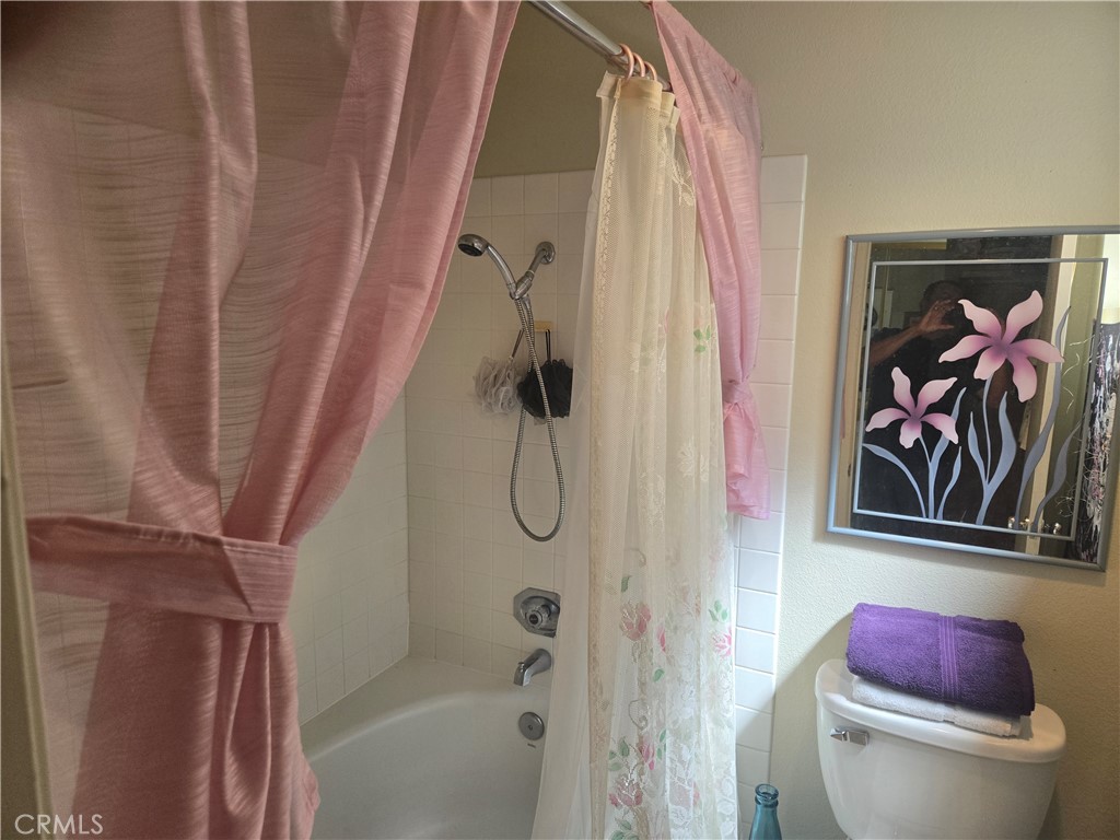 11013 Shaw Street Rancho Cucamonga, CA 91701 - Photo 10 of 12 Master bath