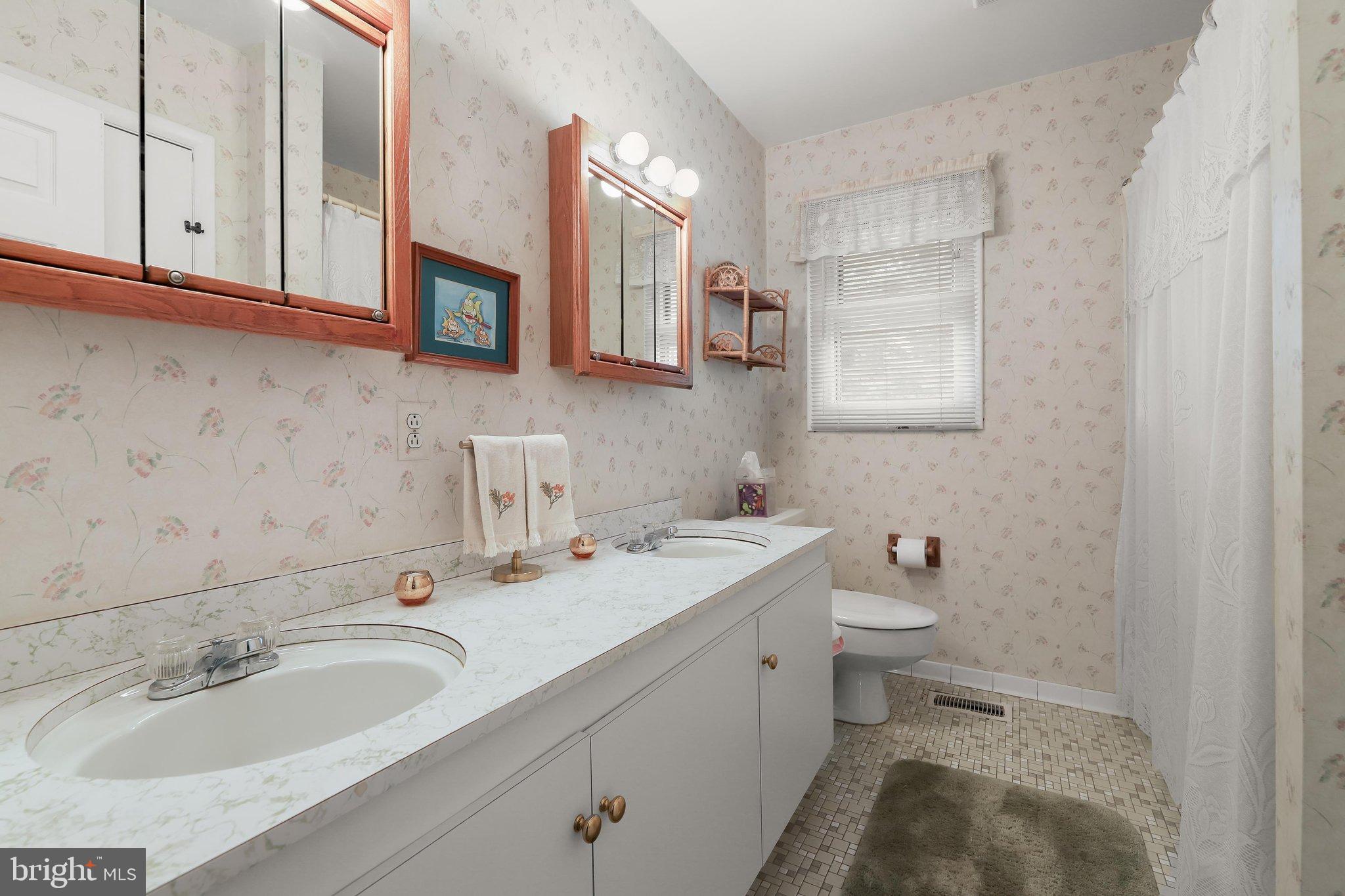 914 Farmstead Road Cockeysville, MD 21030 - Photo 46 of 61 Upper Level Full Bath