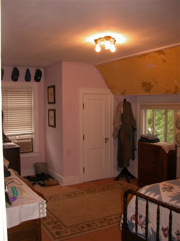 1414 Bishop Road Grosse Pointe, MI 48230 - Photo 11 of 13 31064486-10.JPG