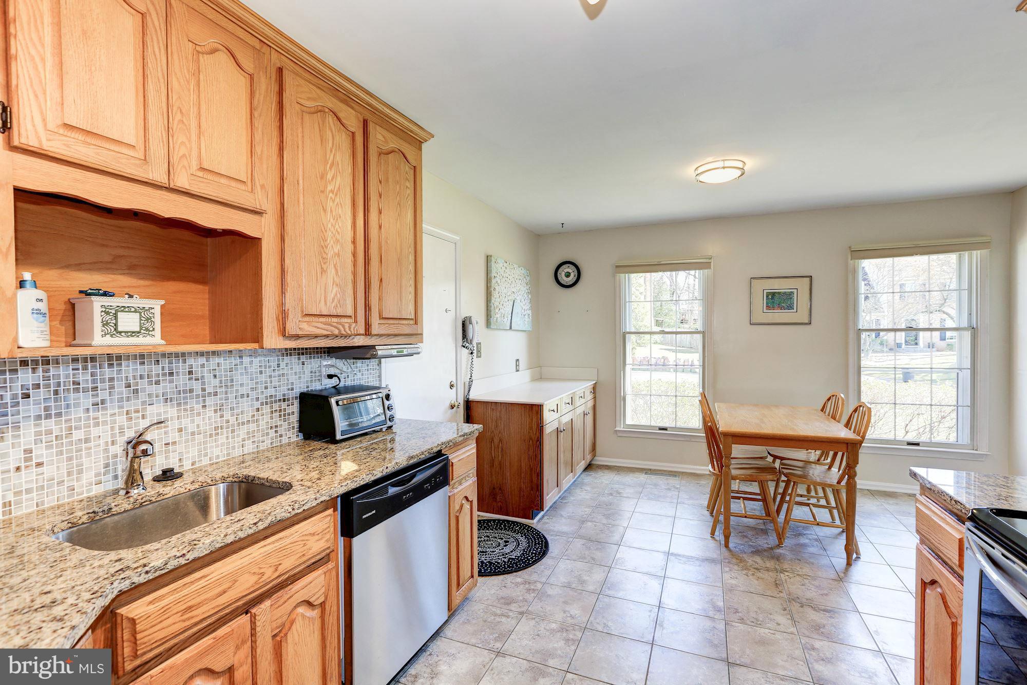 23 Redding Ridge Drive Gaithersburg, MD 20878 - Photo 8 of 29 Kitchen